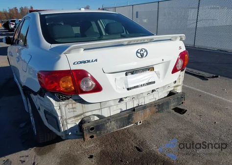 2010 Toyota Corolla S z USA, uszkodzony, nr VIN 2T1BU4EE1AC480680